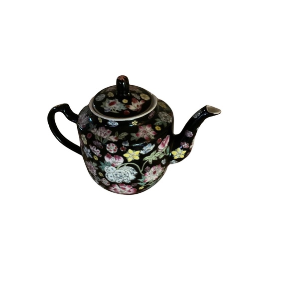 Other - Beautiful vintage hand-painted Chinese Tea pot